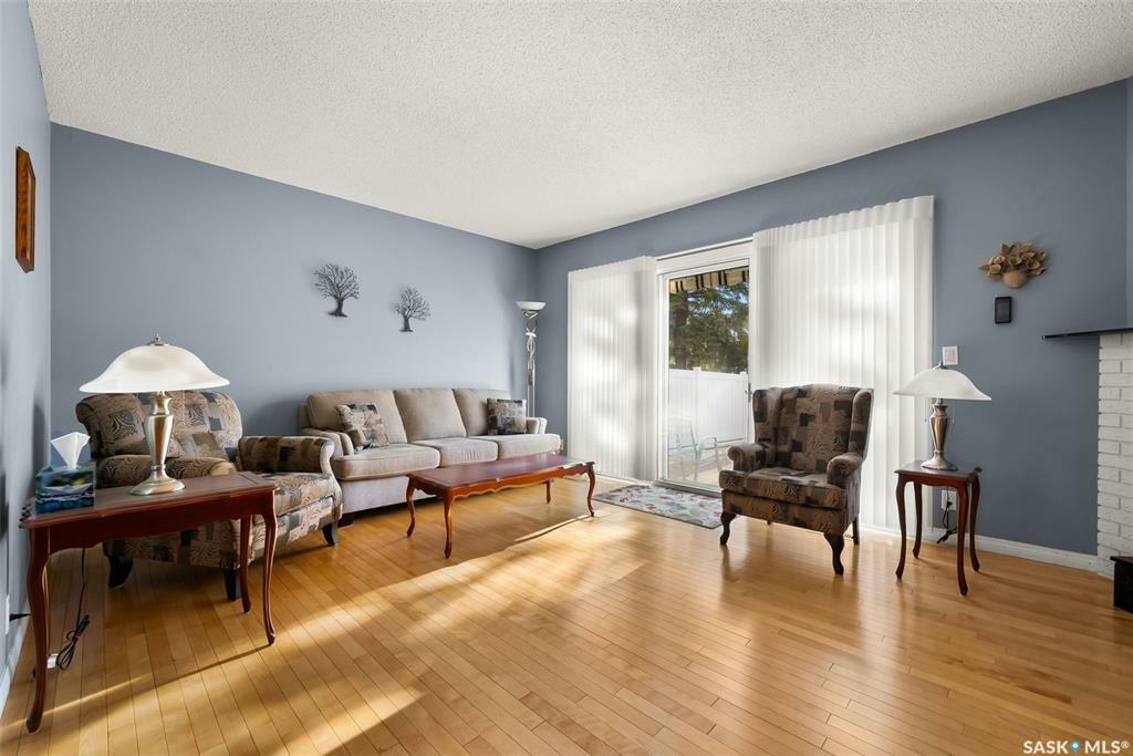 Property Photo: 222 Plainsview Drive SK S4S 6N1