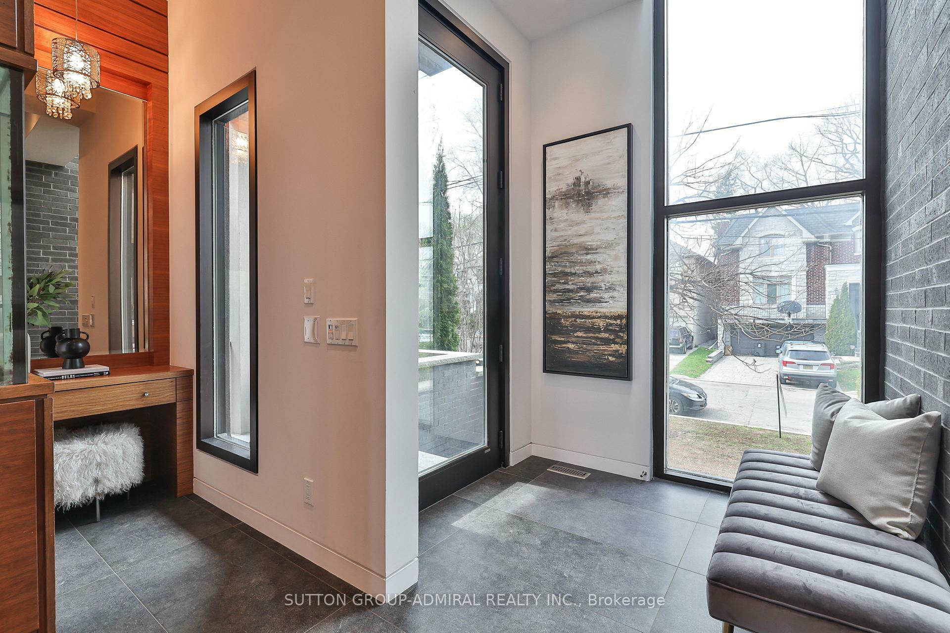 Property Photo:  415 Douglas Avenue  ON M5M 1H3 