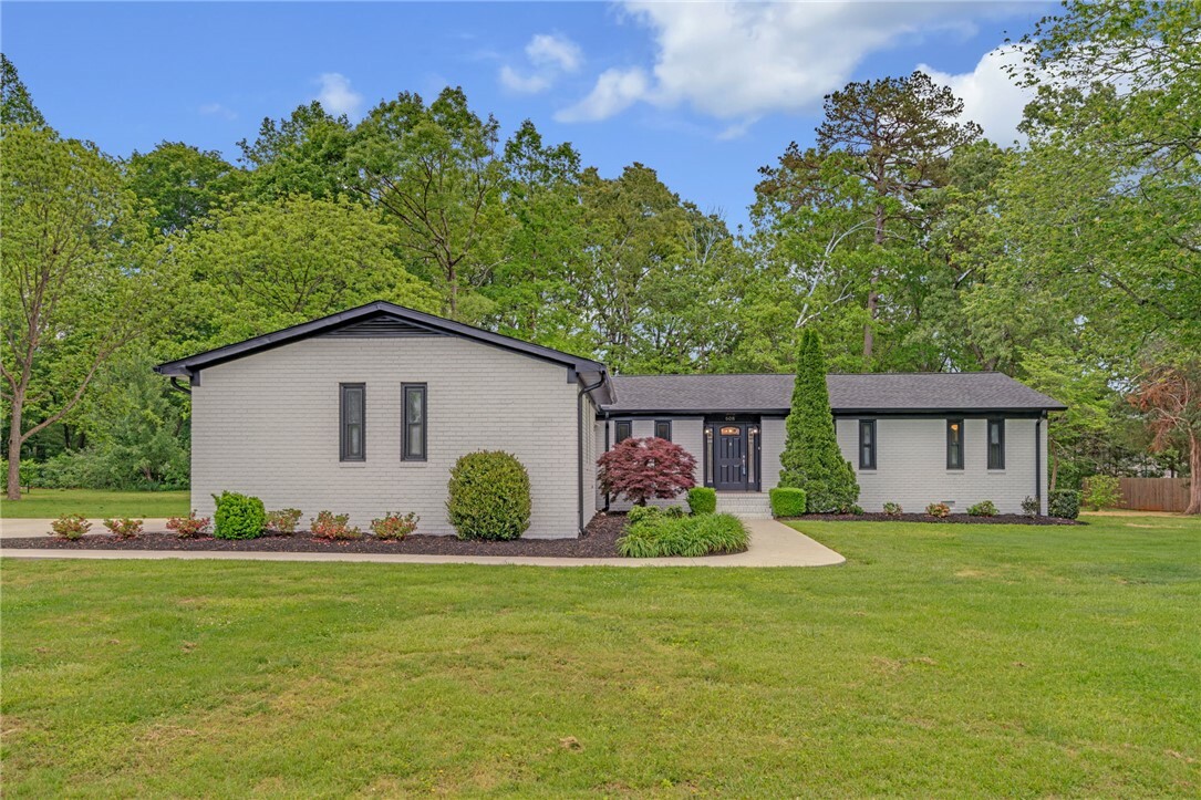 Property Photo: 608 Bonanza Circle SC 29673