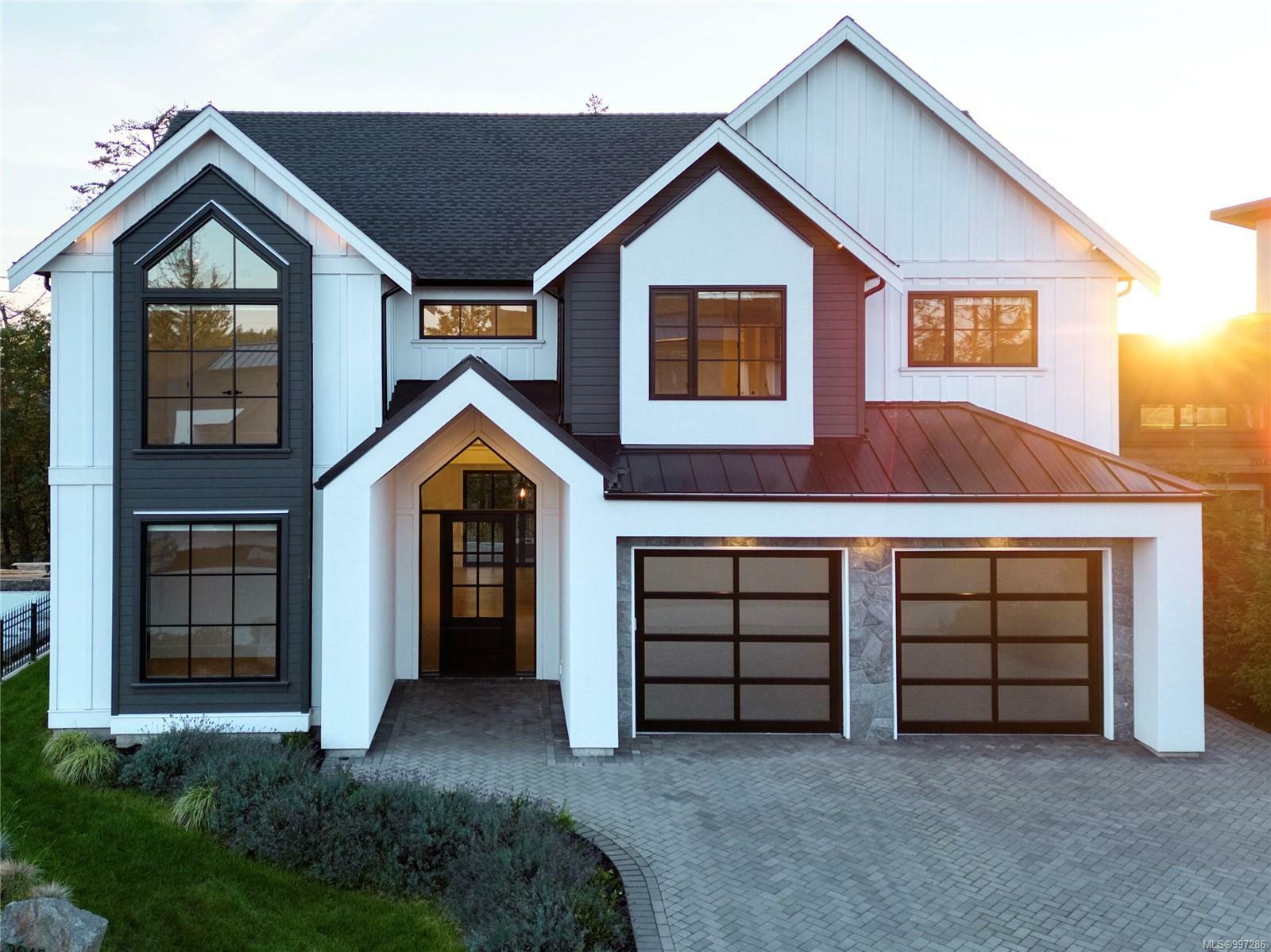 Property Photo: 2045 Pinehurst Terr BC V9B 3S3