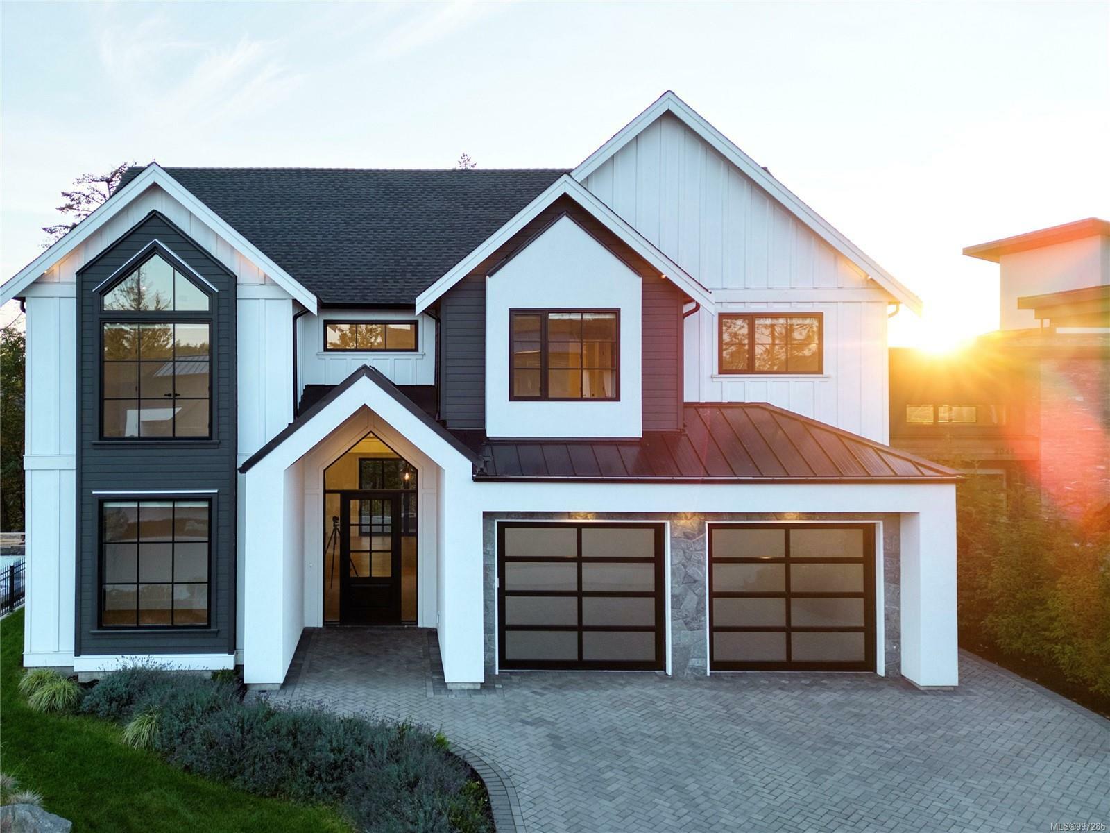 Property Photo: 2045 Pinehurst Terr BC V9B 3S3