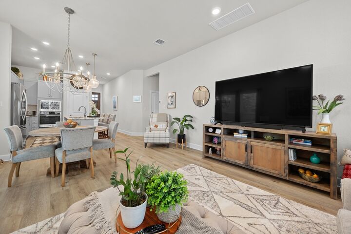 Property Photo: 144 Monterey Oak Trail TX 78628