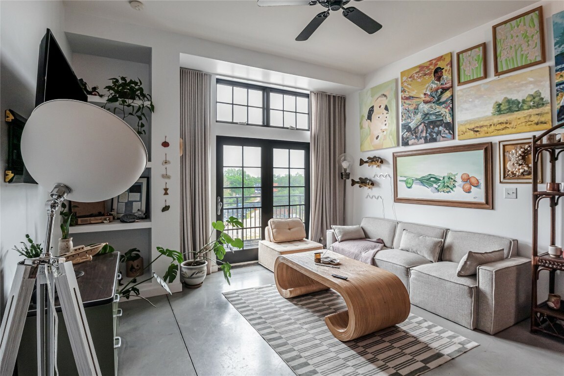 Property Photo: 2235 E 6th Street 302 TX 78702