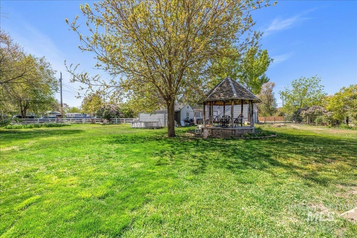 Property Photo:  624 N 6th St  ID 83687 