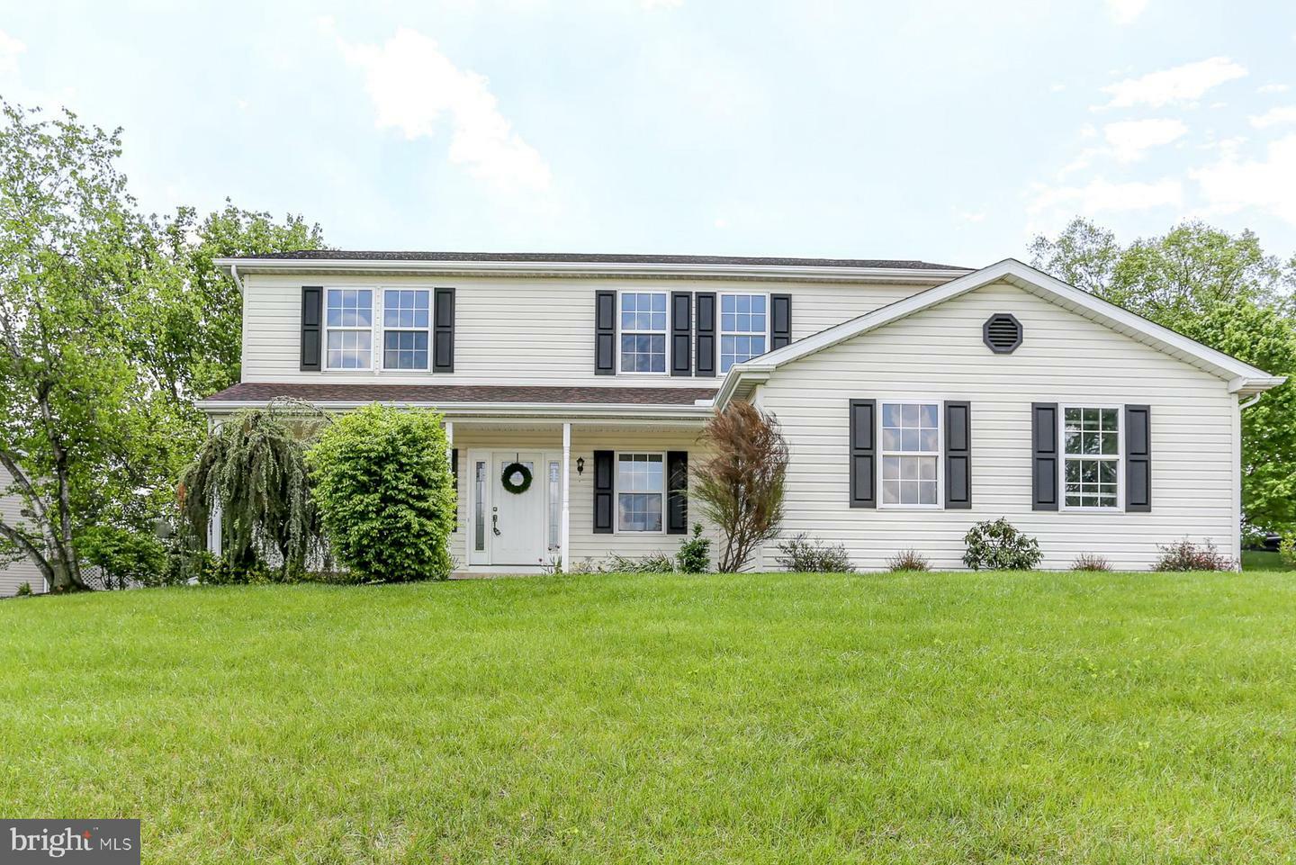 Property Photo: 2790 Admire Springs Drive PA 17315