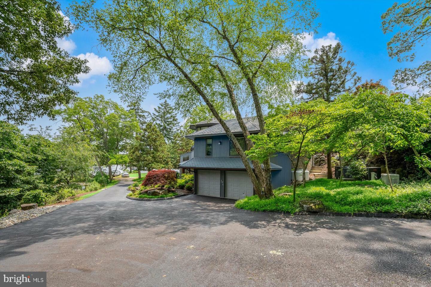 Property Photo:  601 Lakeland Road S  MD 21146 