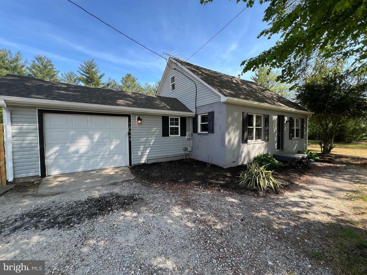 Property Photo: 10042 Middleford Road DE 19973