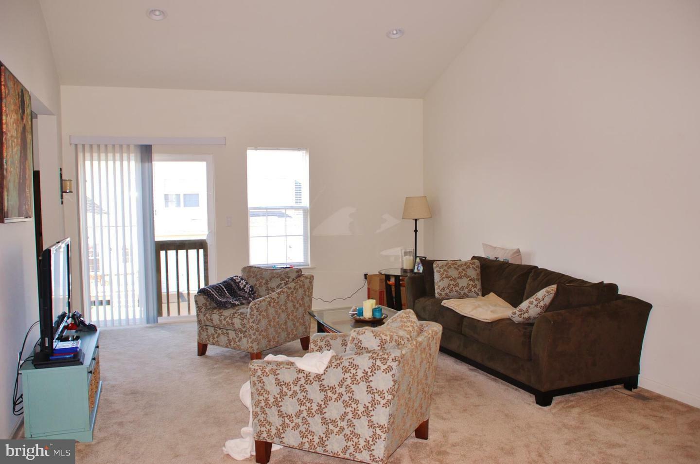 Property Photo: 2108 Hanford Way PA 18073