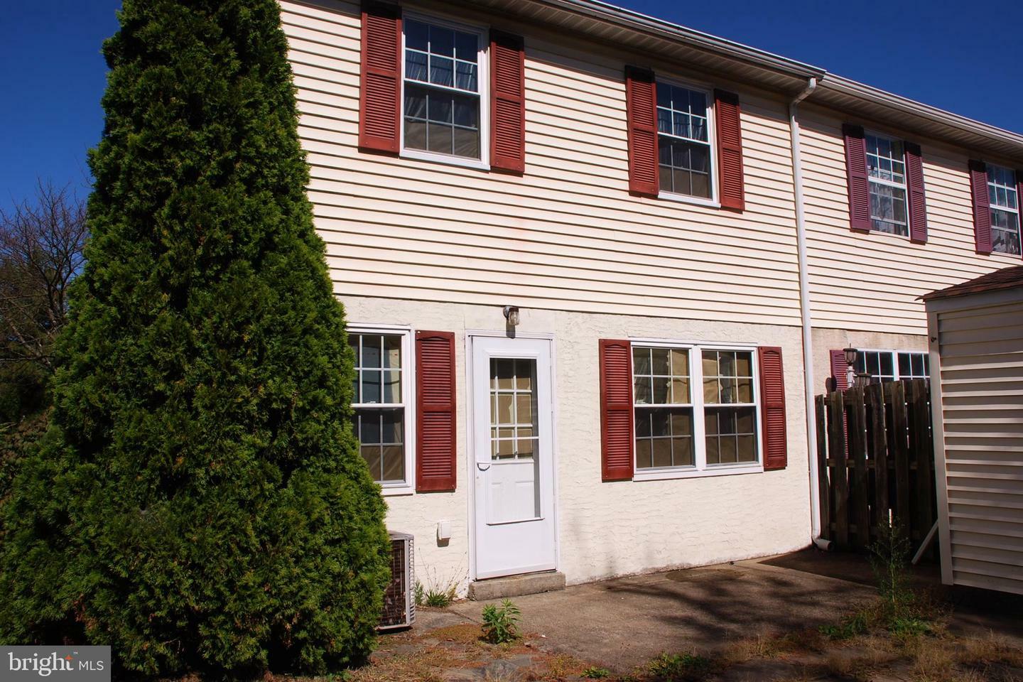 Property Photo: 49 Ivy Court PA 18951
