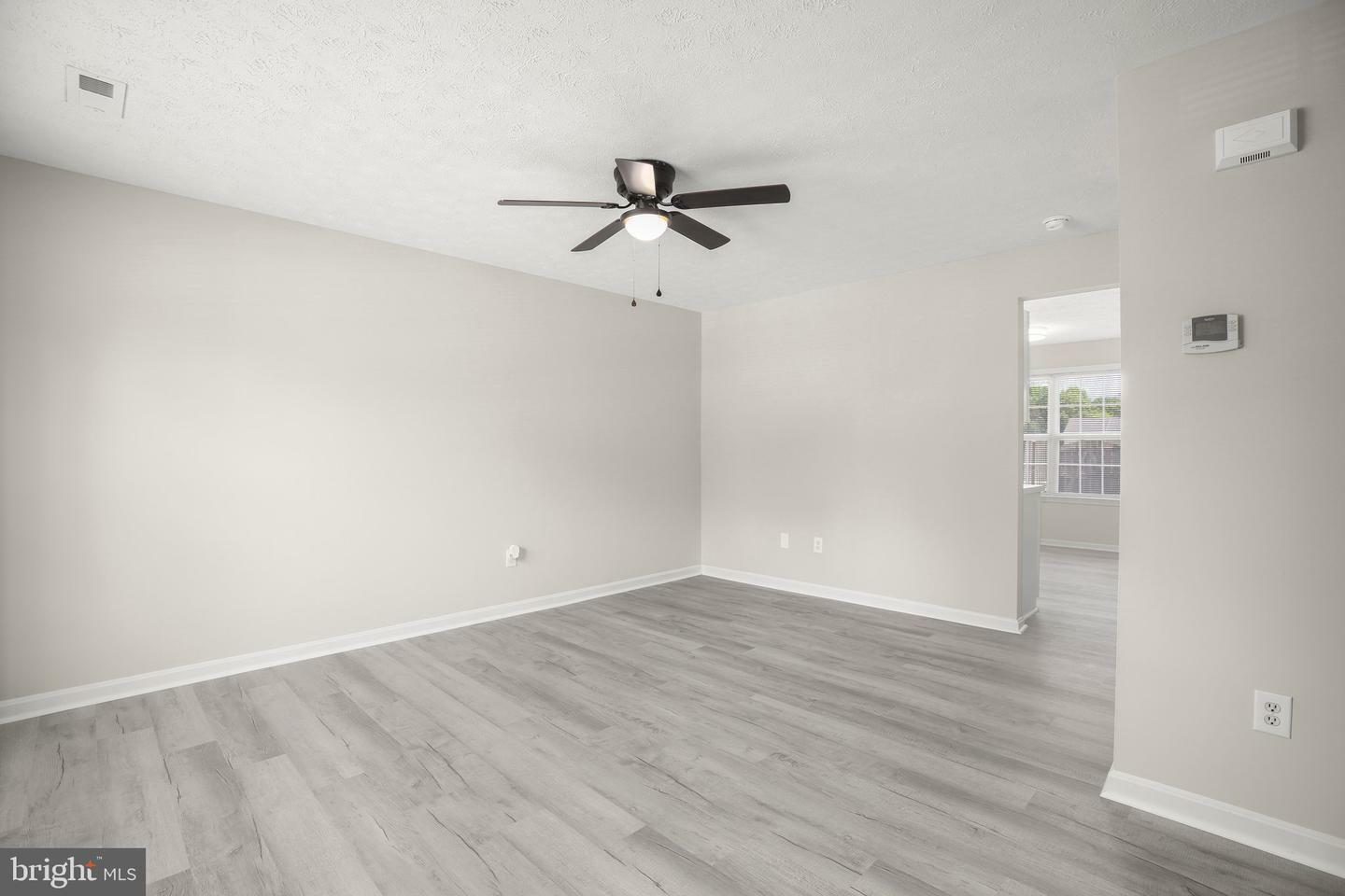 Property Photo: 9811 W Midland Way VA 22408