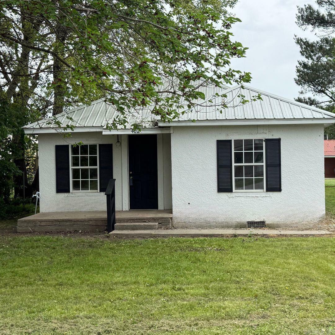 Property Photo: 402 S 14th Avenue AR 72450