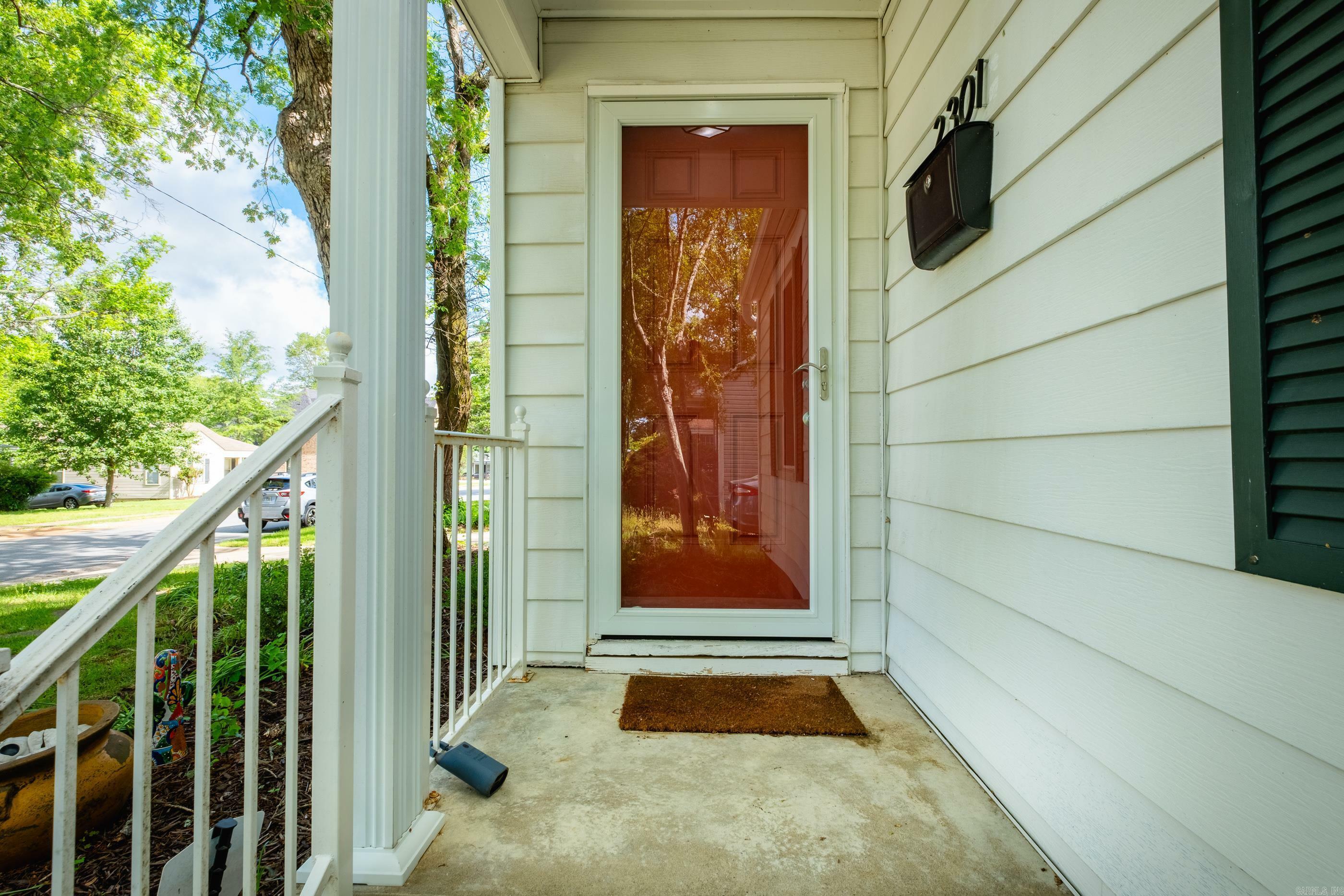 Property Photo: 2301 N McKinley Street AR 72207