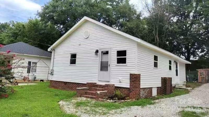 Property Photo: 2328 Milton Avenue NC 28052