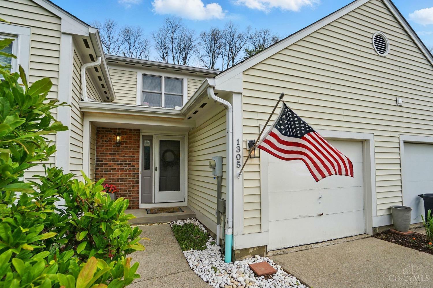 Property Photo: 1305 Ebenezer Road OH 45233