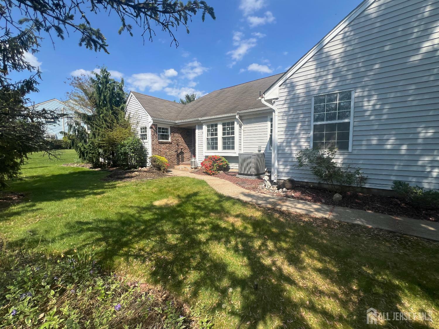 16 Canterbury Drive  Monroe NJ 08831 photo