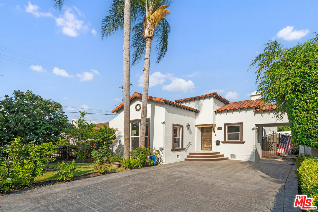 Property Photo: 422 S Clark Dr CA 90211