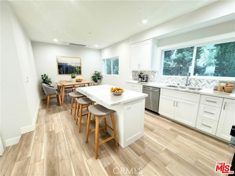 Property Photo: 1819 1/2 Westholme CA 90025