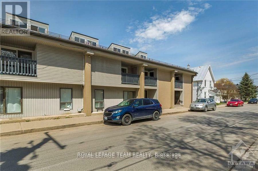 Property Photo: 105 Asa Street 202 ON K0G 1J0