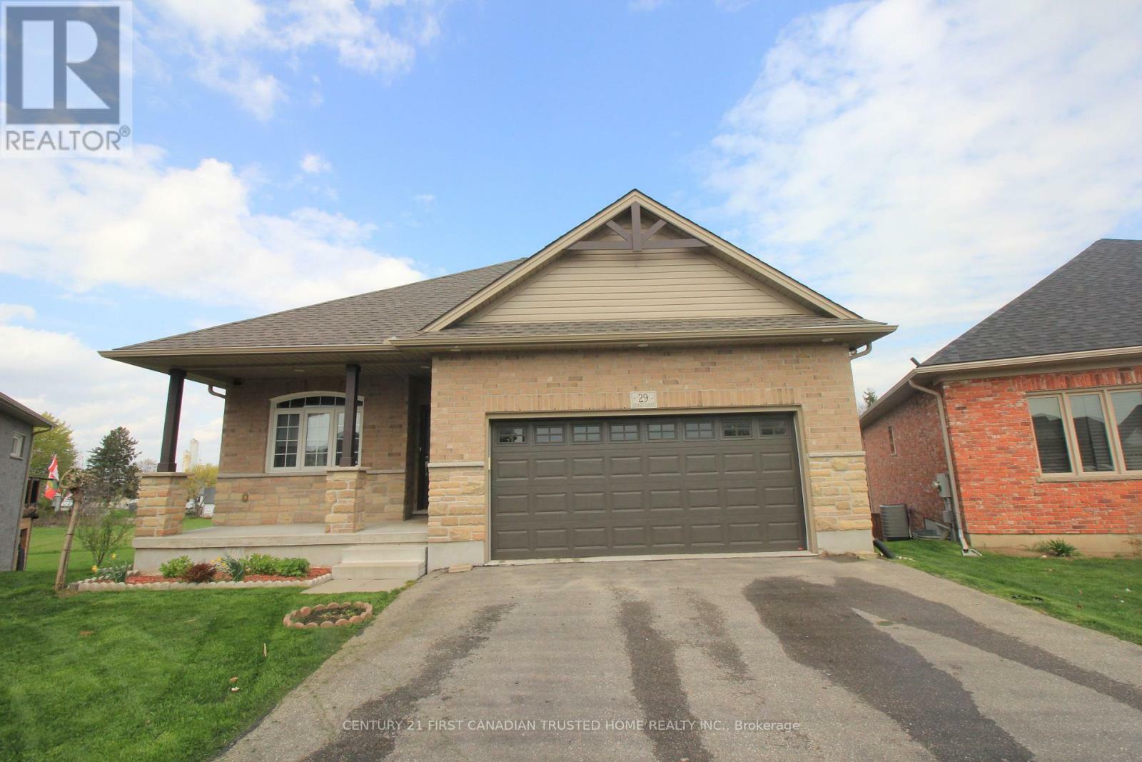 Property Photo: 29 Hedges Court ON N5R 6G4