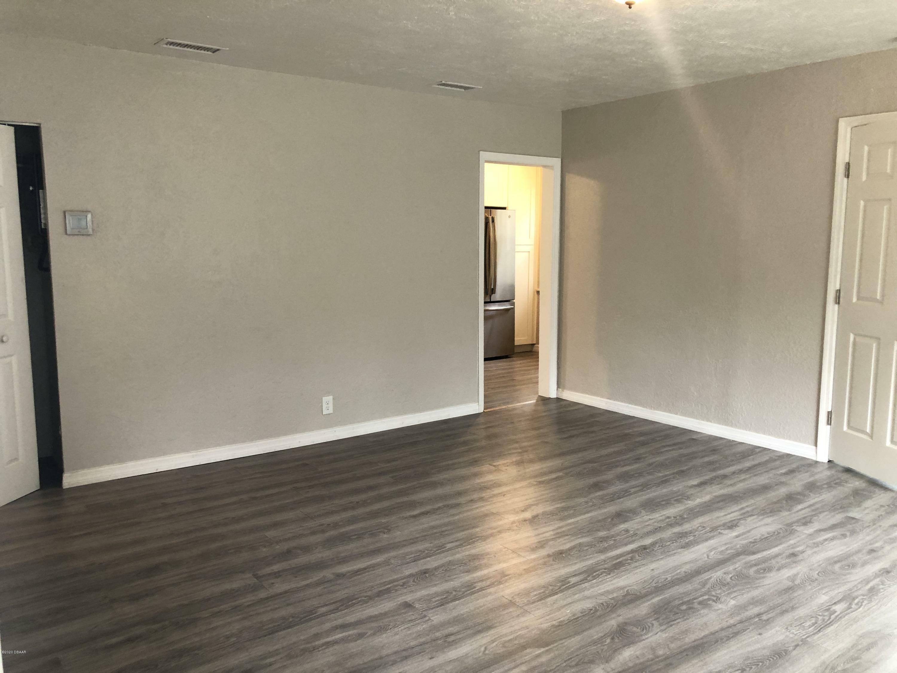 Property Photo: 294 Roosevelt Drive FL 32174