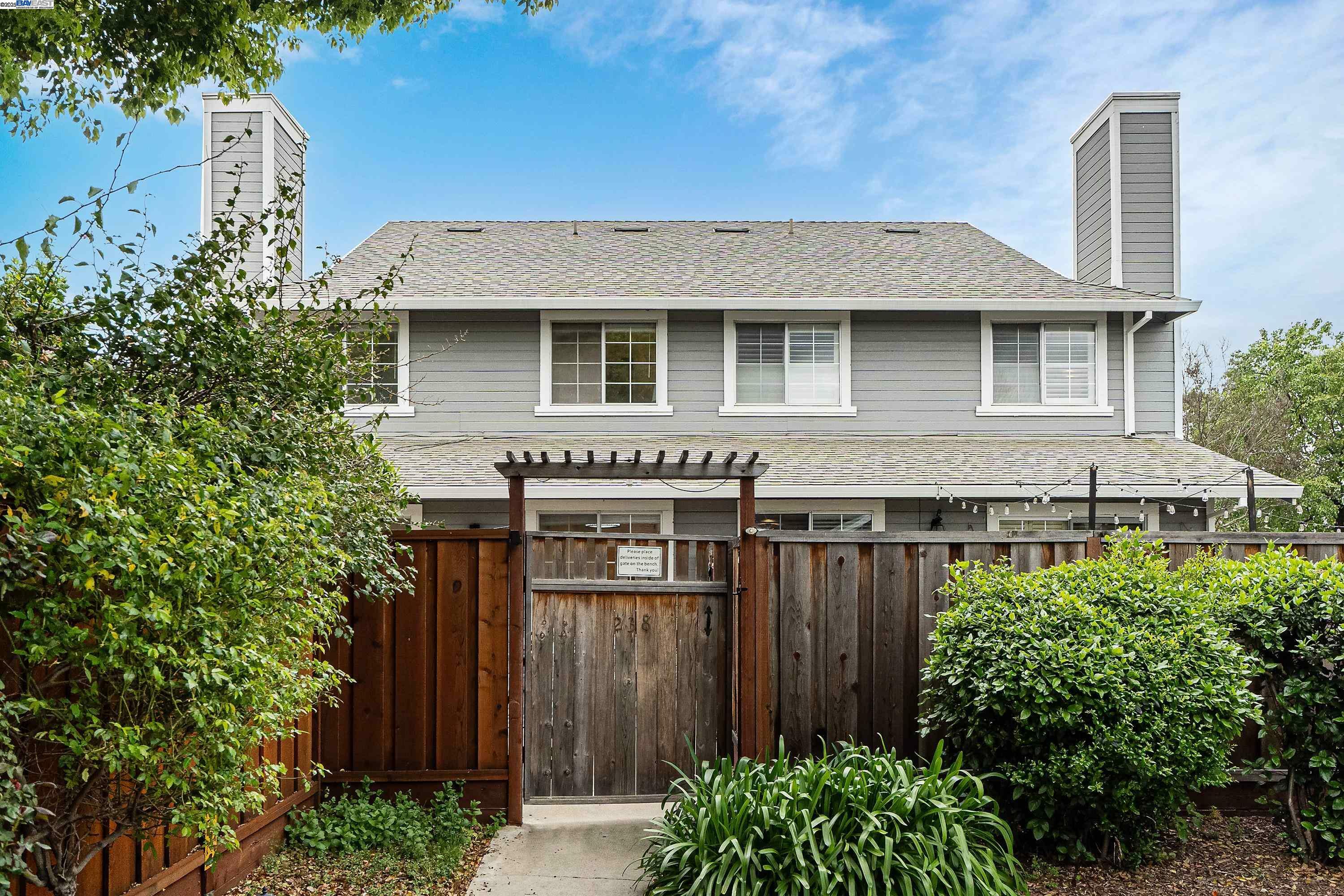 238 Mavis Dr  Pleasanton CA 94566 photo