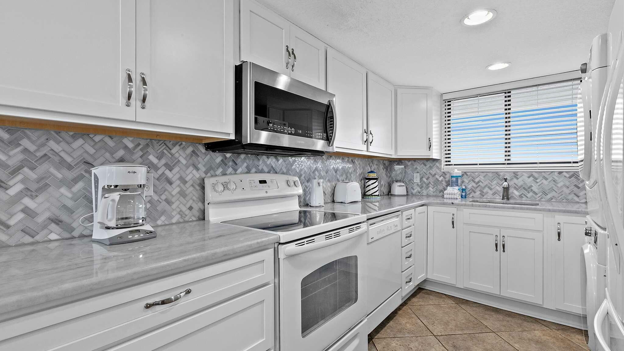 Property Photo: 1040 Hwy 98 718 FL 32541