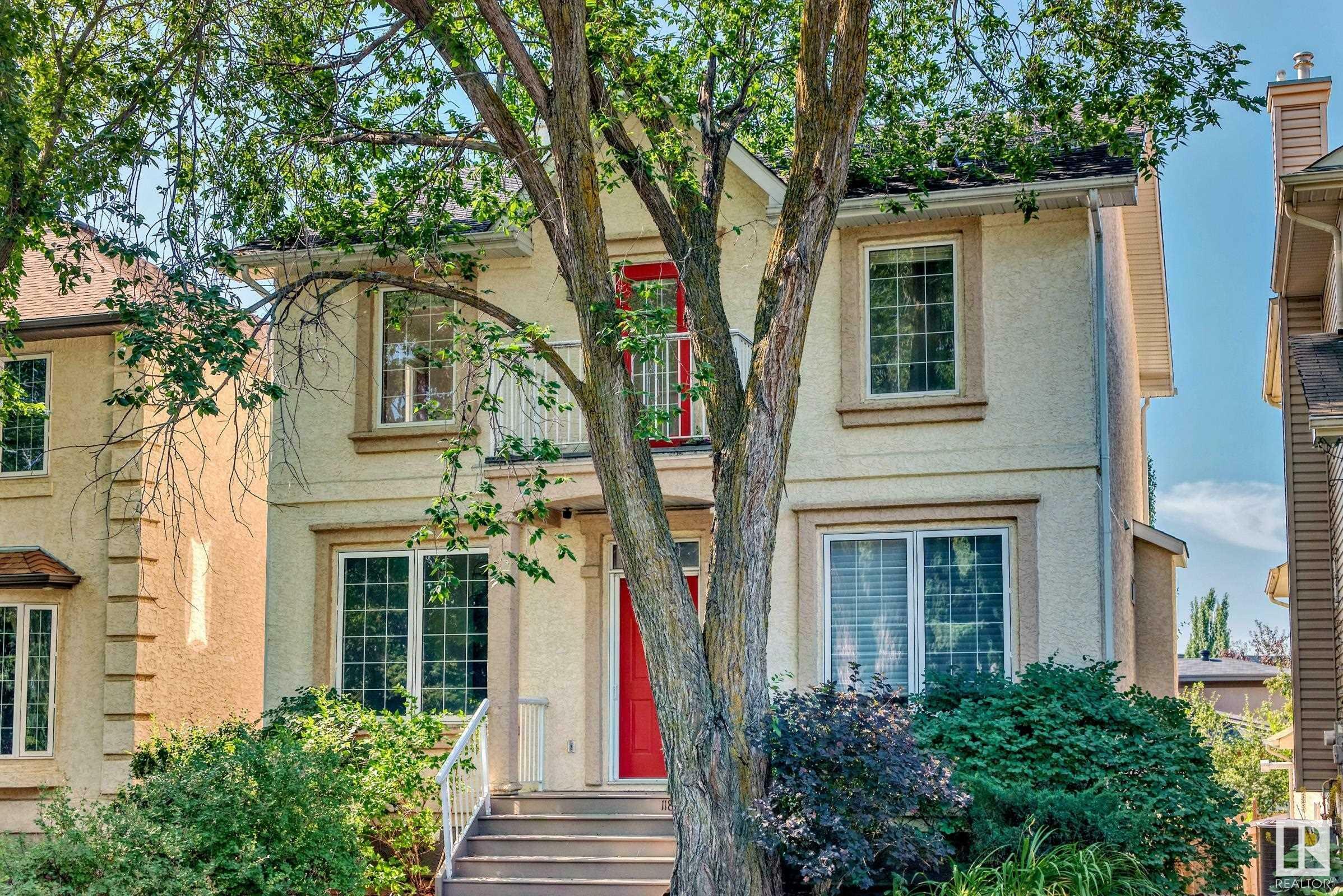 Photo de la propriété: 11809 71A Avenue NW AB T6G 2W5