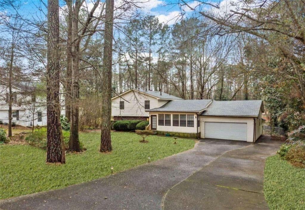 Property Photo: 2325 Lago Drive GA 30236