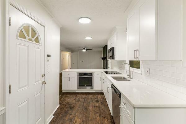 Property Photo: 1019 Crestwood Lane GA 30087