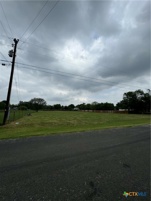 Property Photo: 112 Tomahawk Trail TX 78155
