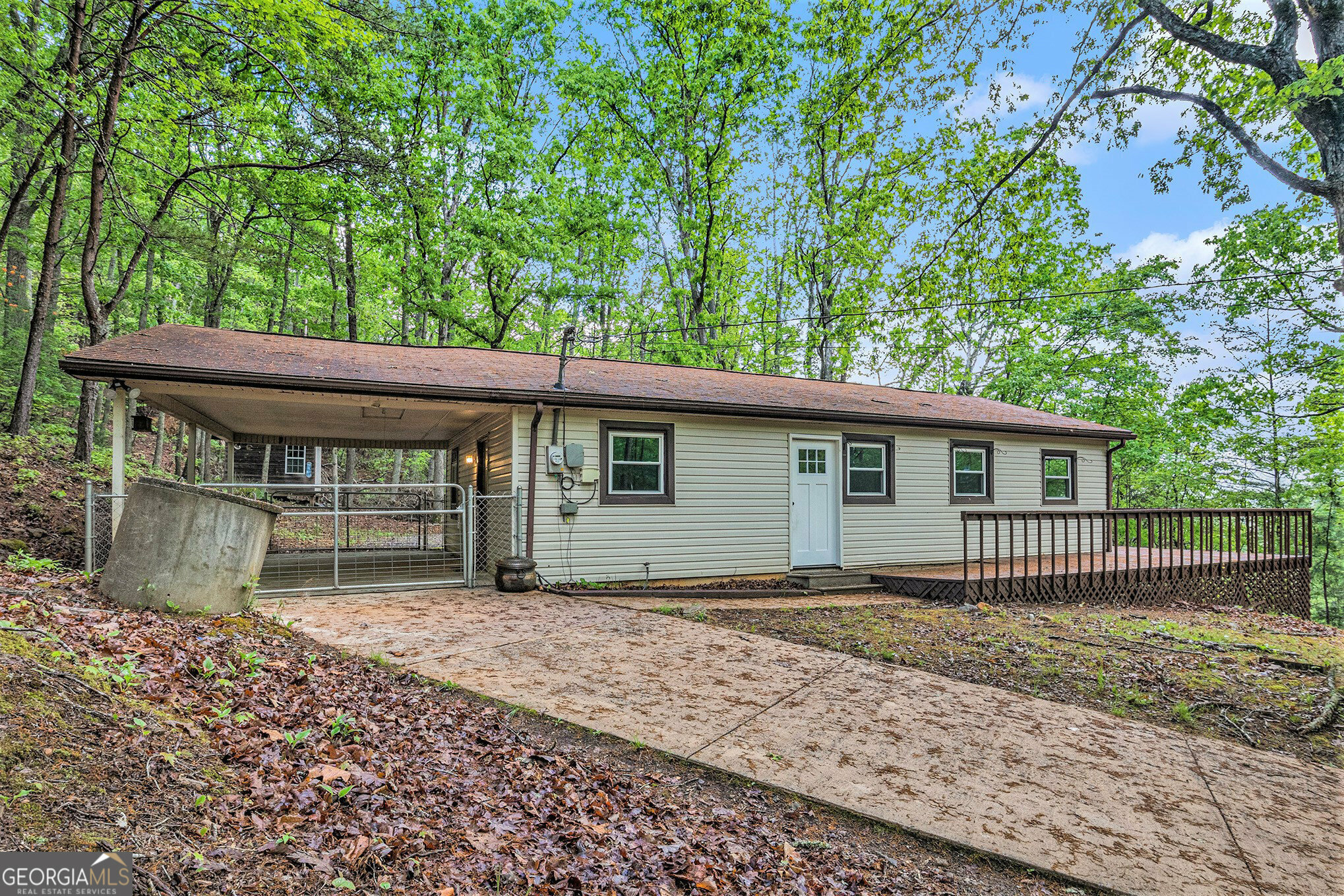 Property Photo: 725 Bearmeat Spur GA 30546