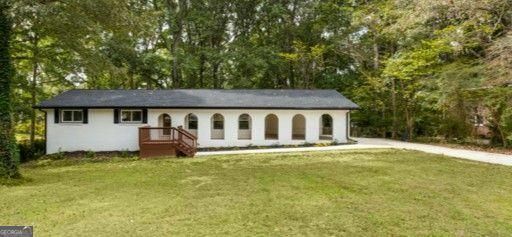 Property Photo: 1019 Crestwood Lane GA 30087