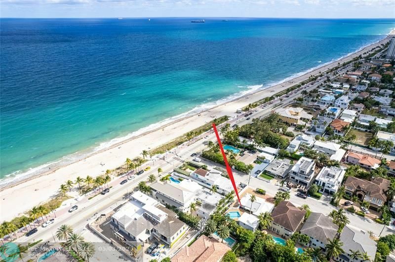 Property Photo: 3329 NE 17th St FL 33305