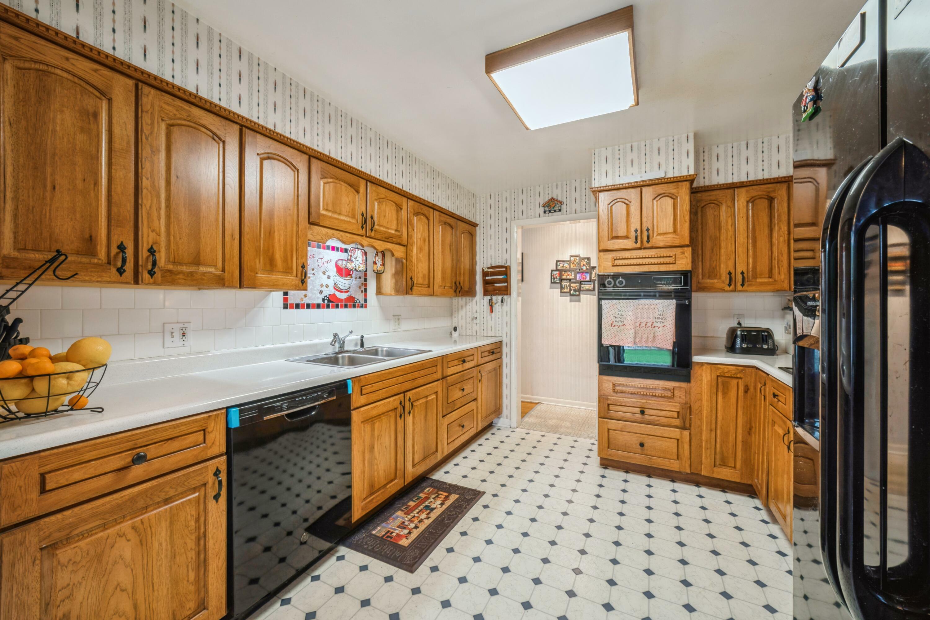 Property Photo: 712 E Elm Street IN 46319