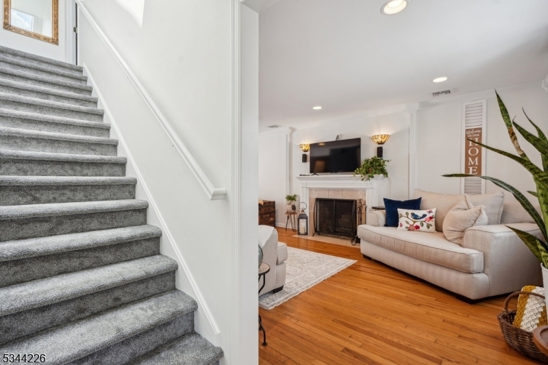 Property Photo: 118 Indian Run Pkwy NJ 07083