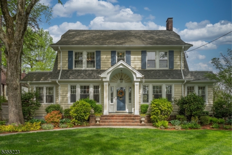Property Photo: 834 Shackamaxon Dr NJ 07090