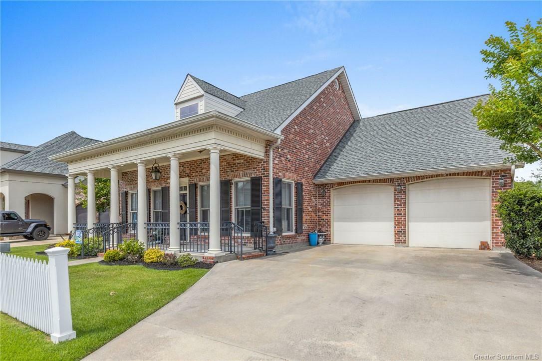 Property Photo: 5925 Camellia Place LA 70605