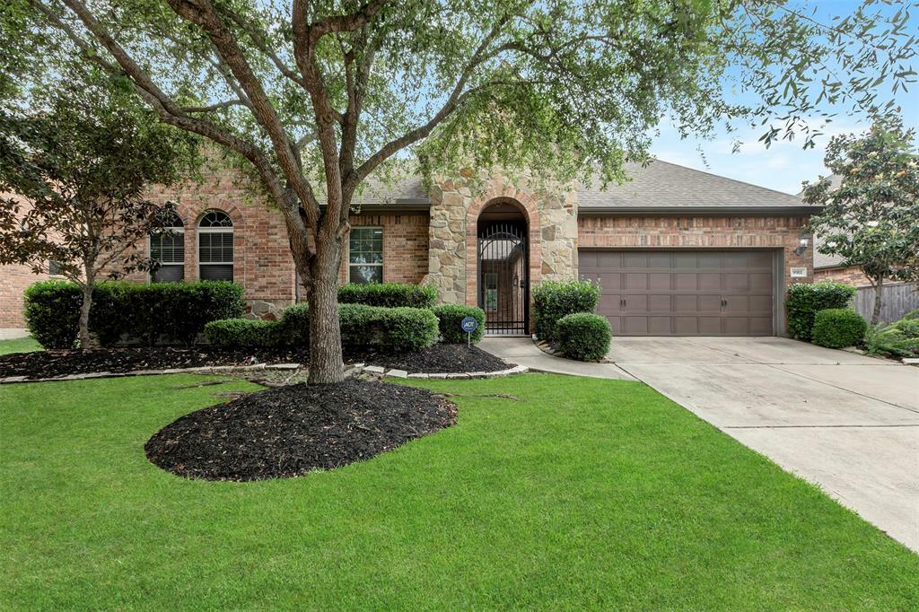 Property Photo: 9911 St Romain Drive TX 77494