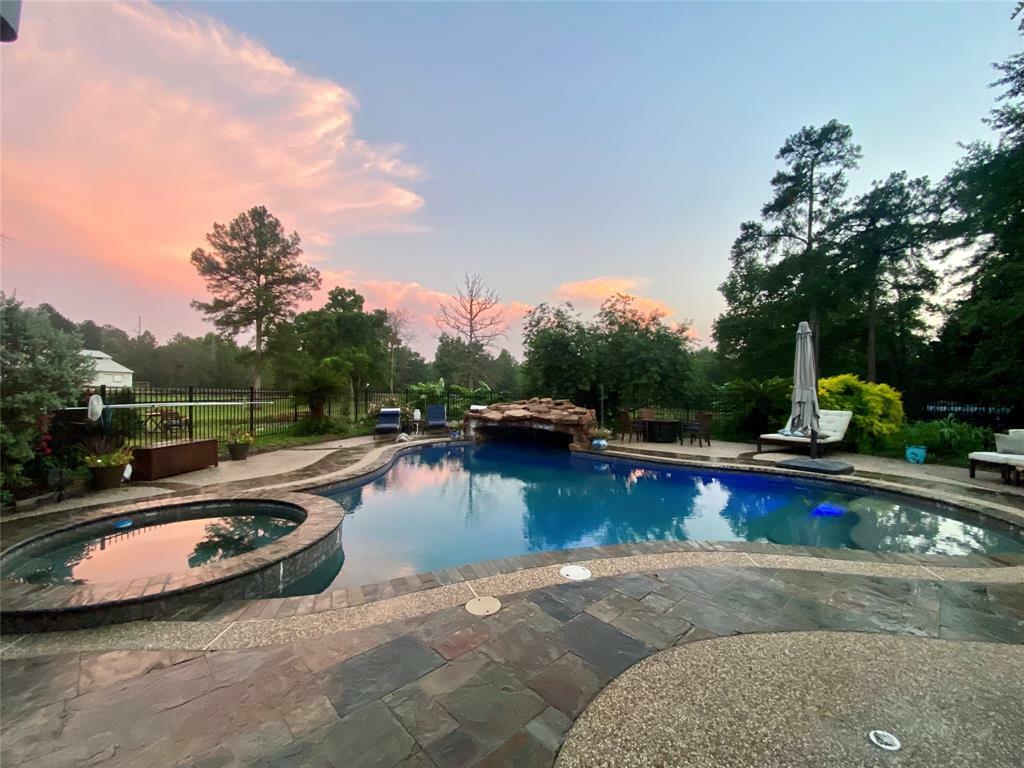 Property Photo: 114 Leah Drive TX 77316