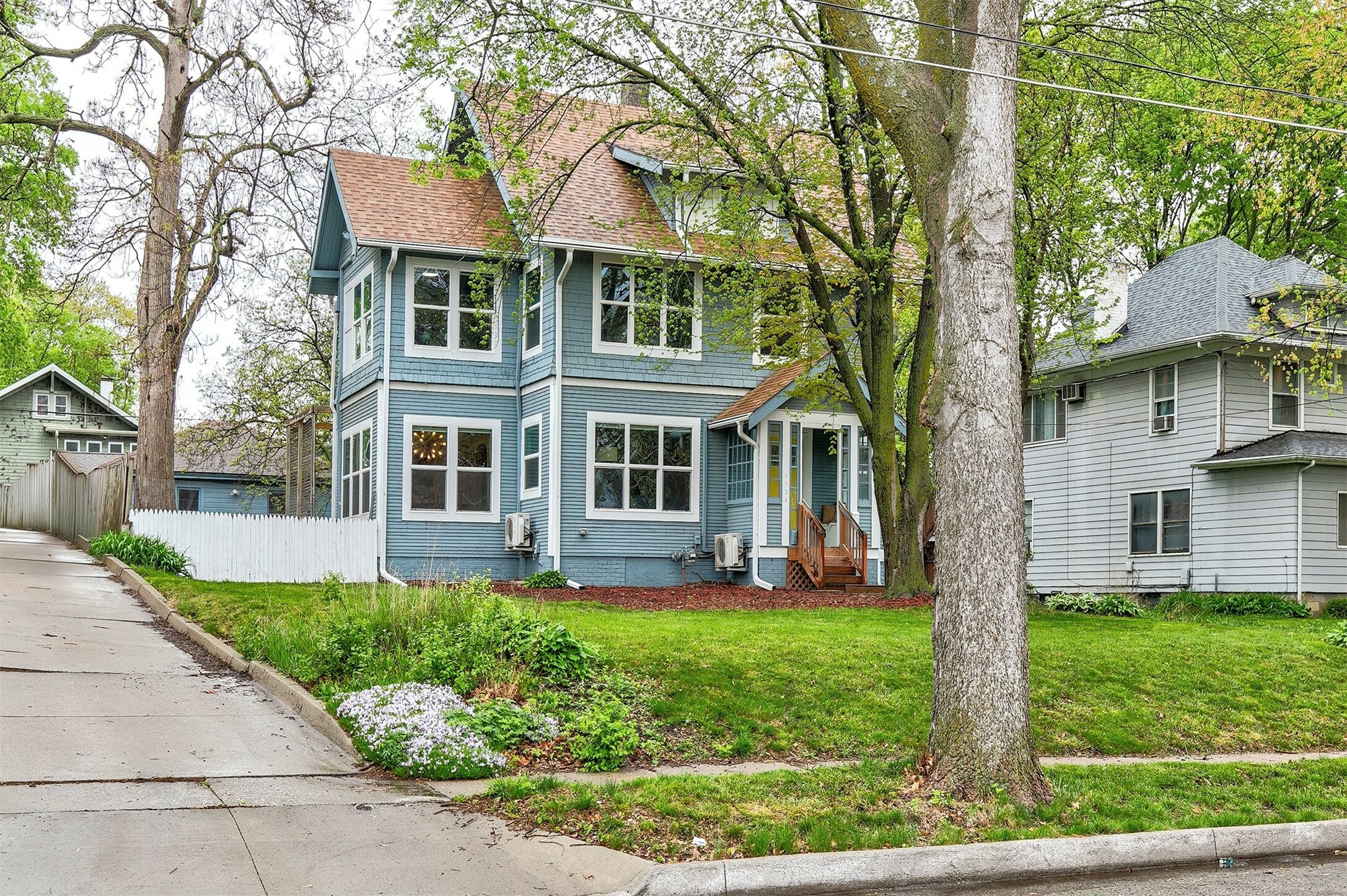 Property Photo: 1126 36th Street IA 50311