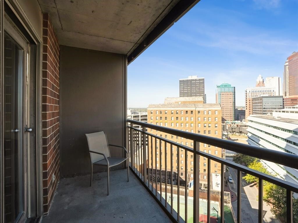 Property Photo: 300 Walnut Street 1407 IA 50309
