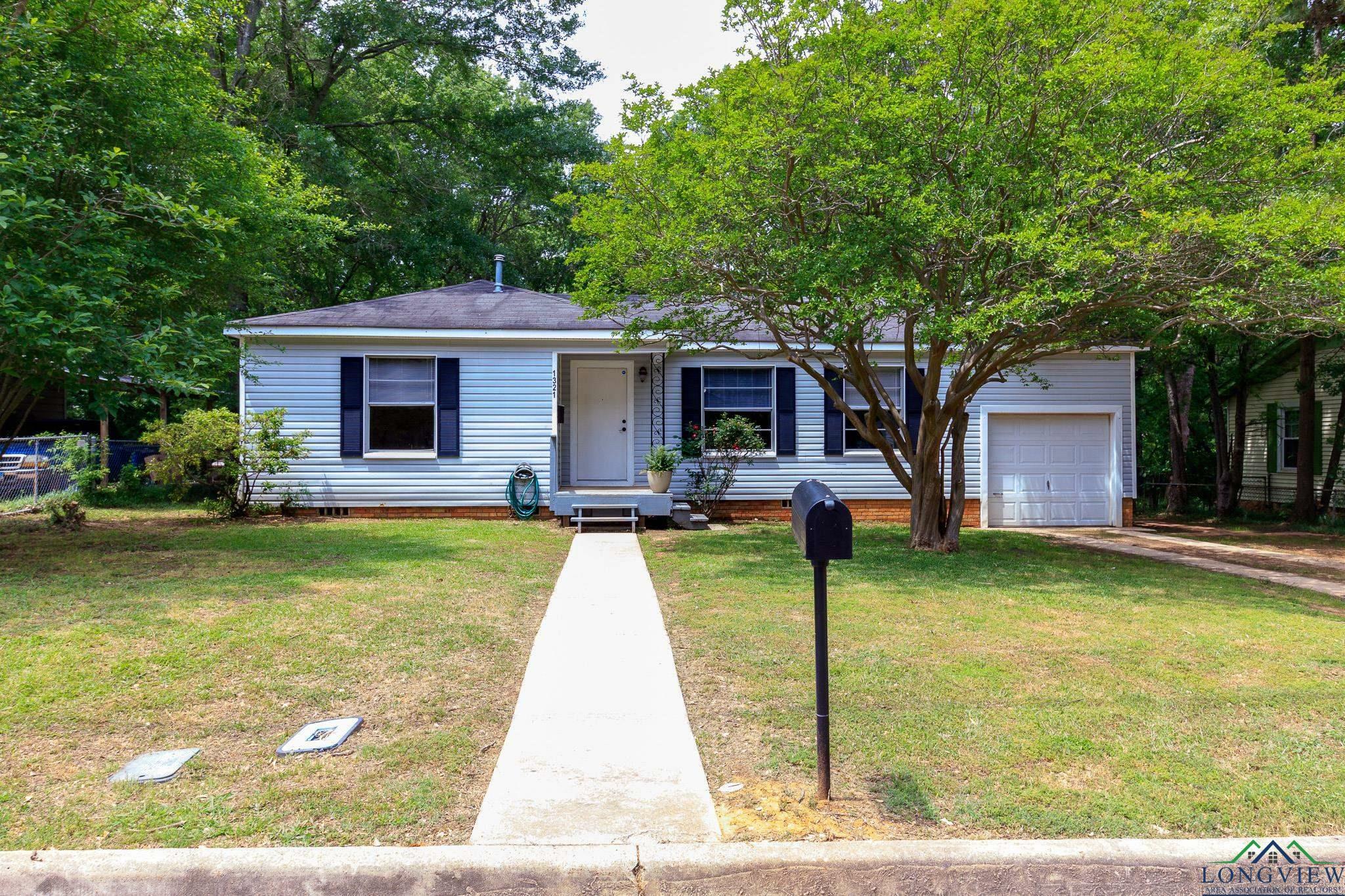 Property Photo: 1321 Lake Drive TX 75601