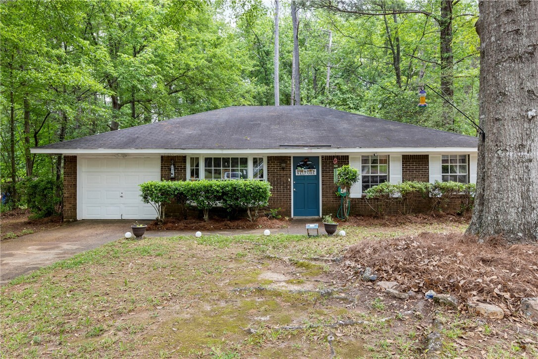 Property Photo: 1118 Rustic Ridge Road AL 36830