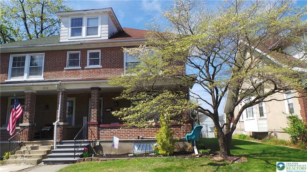 Property Photo:  1712 Lincoln Avenue  PA 18067 