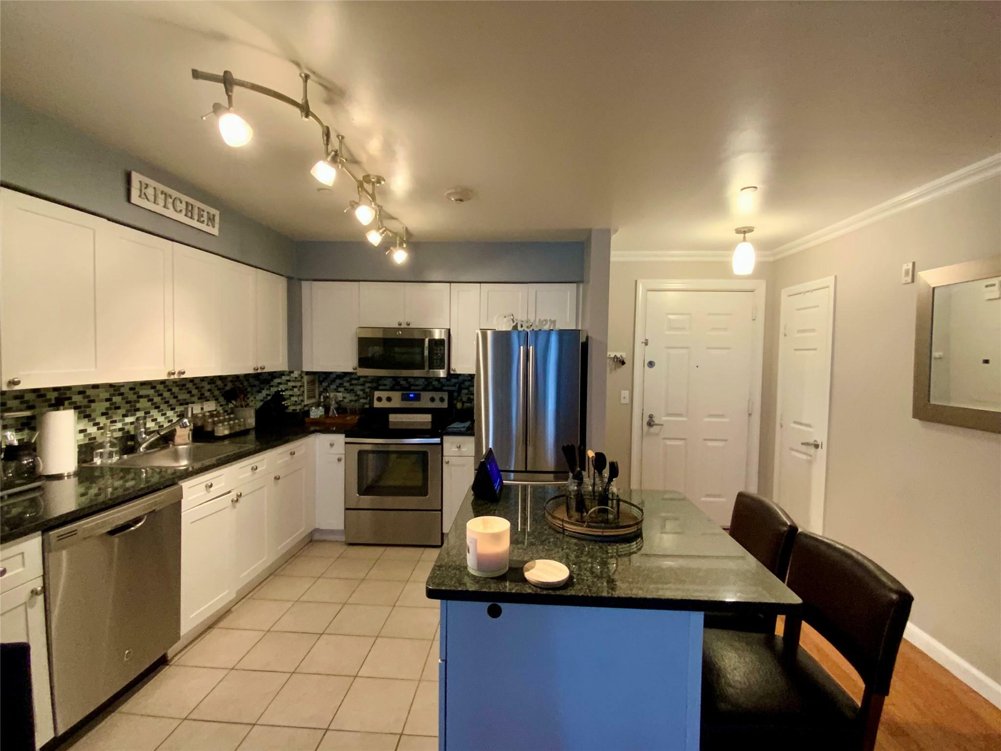 Property Photo: 31 Greenridge Avenue 2G NY 10605