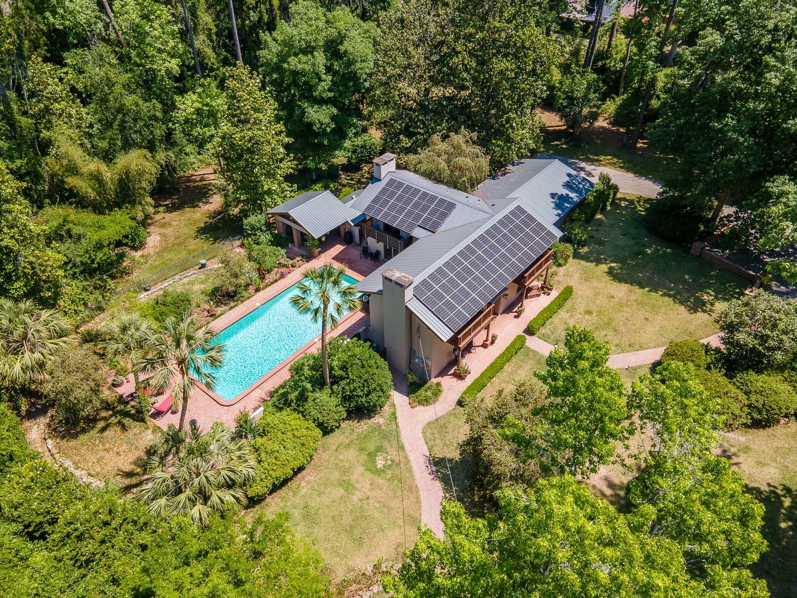 Property Photo: 1517 NW 98th Street FL 32606