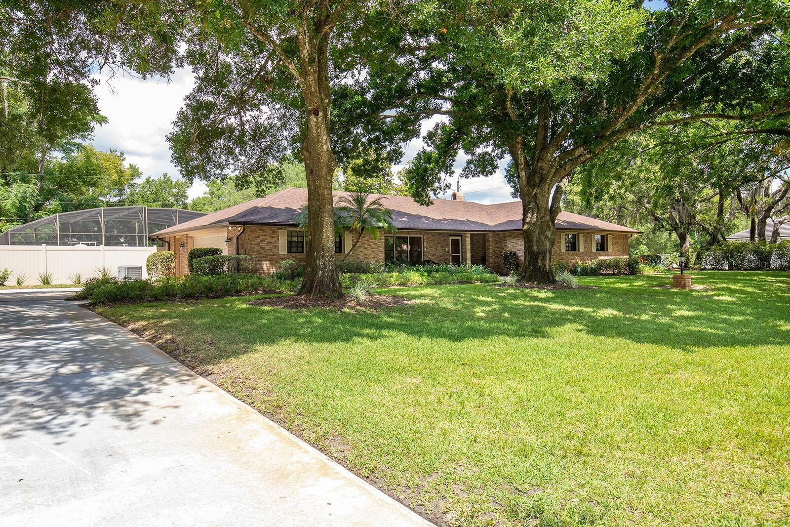 Property Photo: 429 Kimberly Court FL 32771