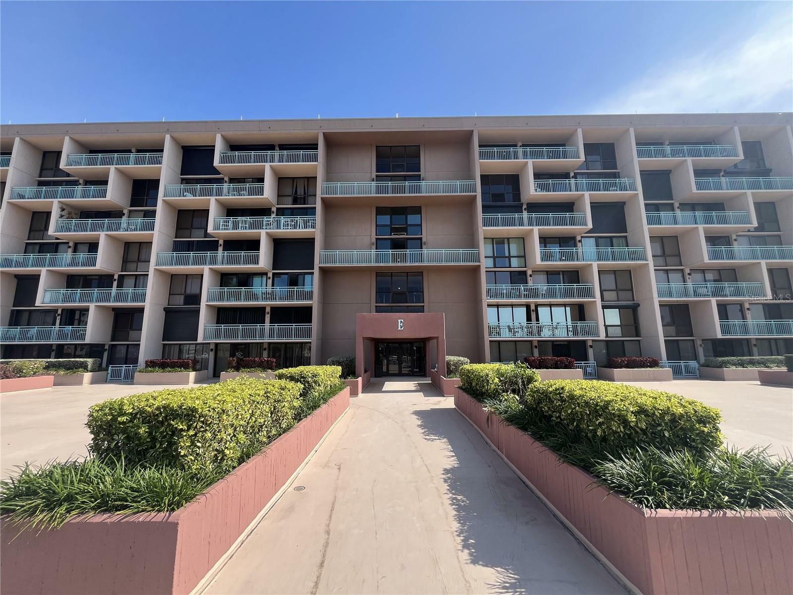 Property Photo: 1 Key Capri 704E FL 33706