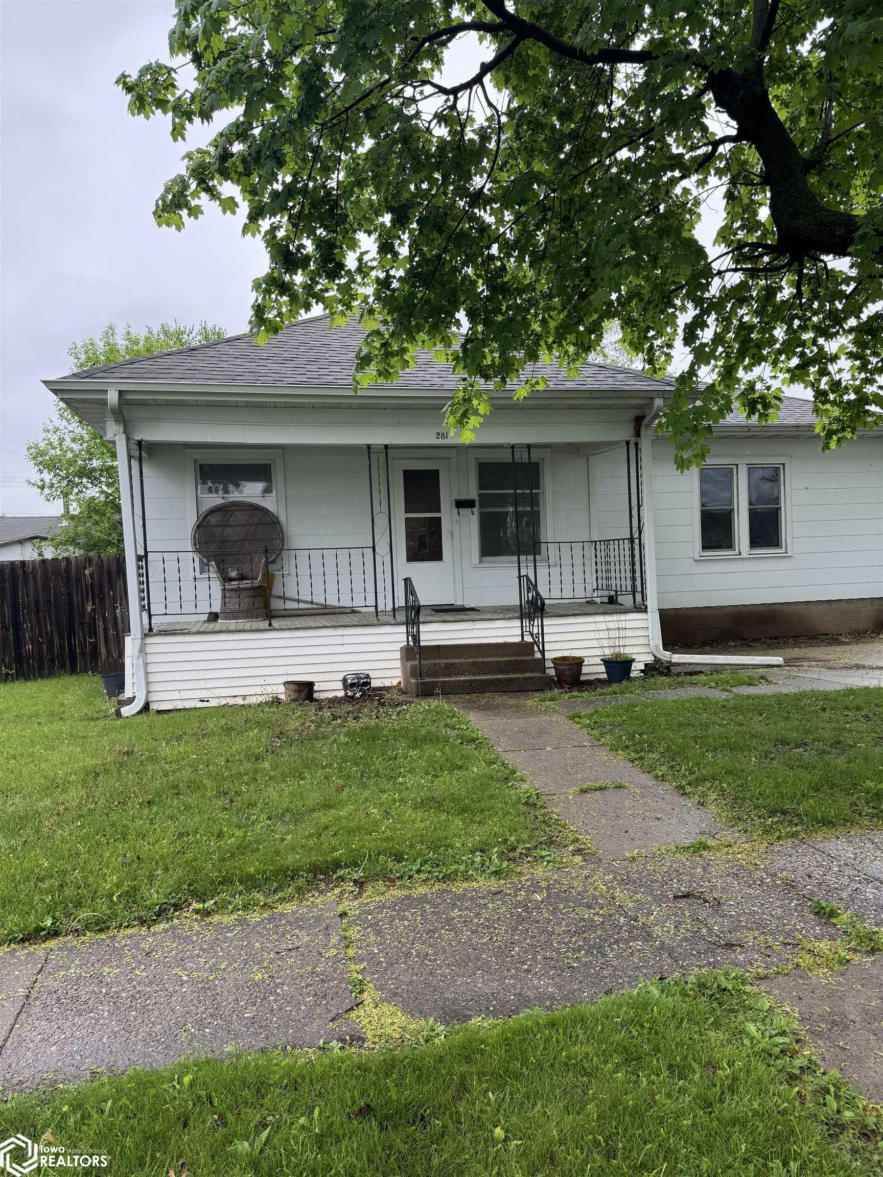 Property Photo: 2819 Avenue J IA 52627