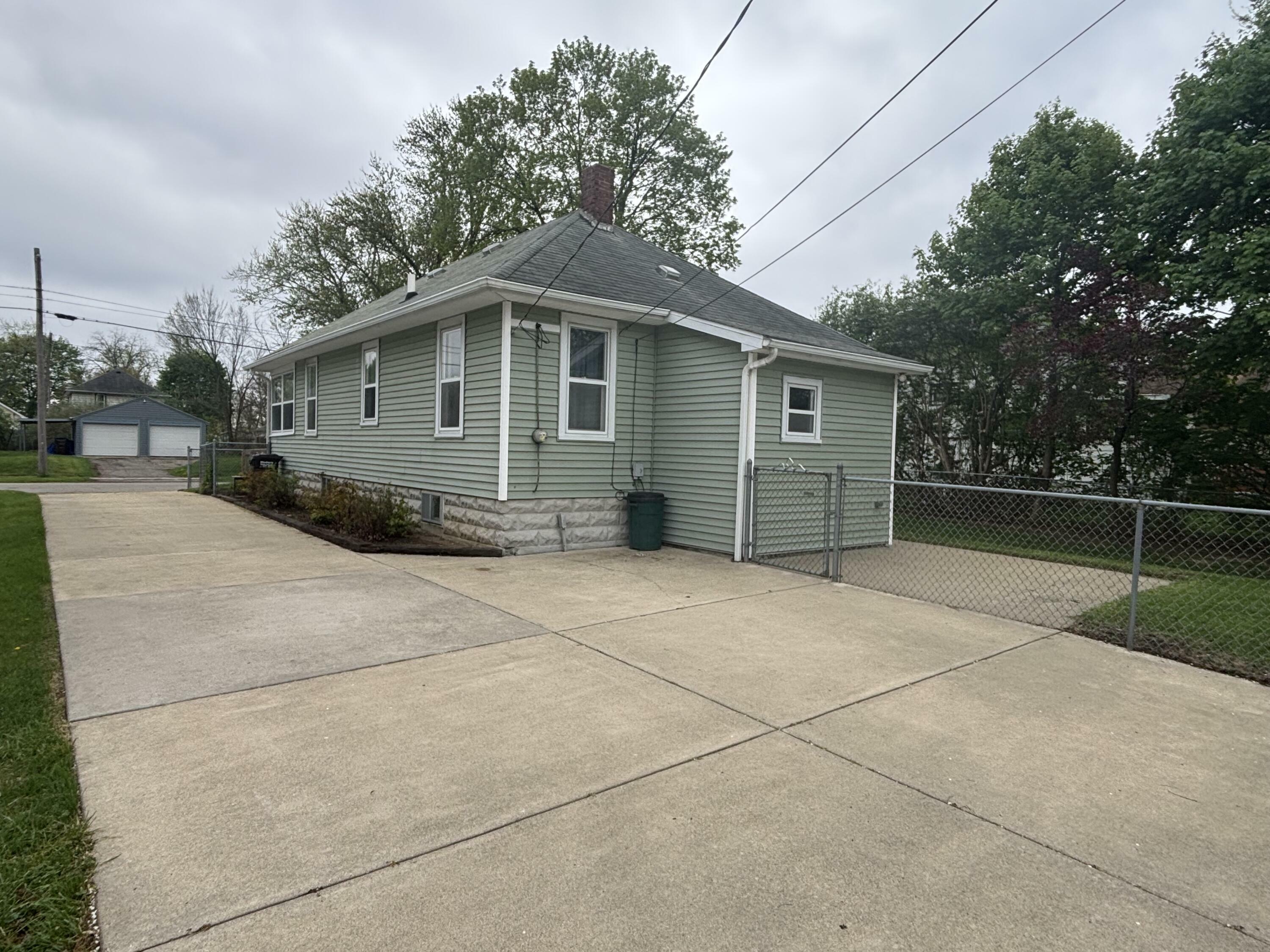 Property Photo: 200 Cass Avenue MI 49203
